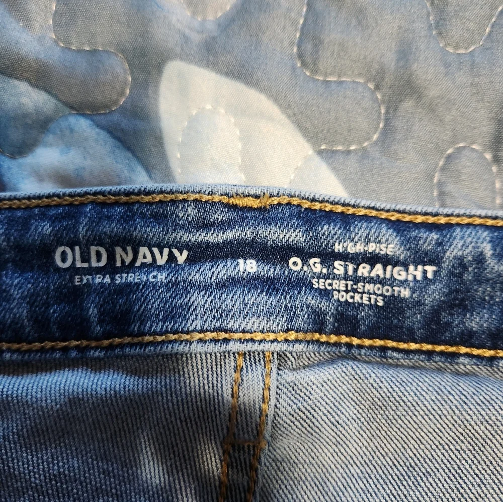 Old Navy Classic Blue Denim Jeans - Picture 7 of 9